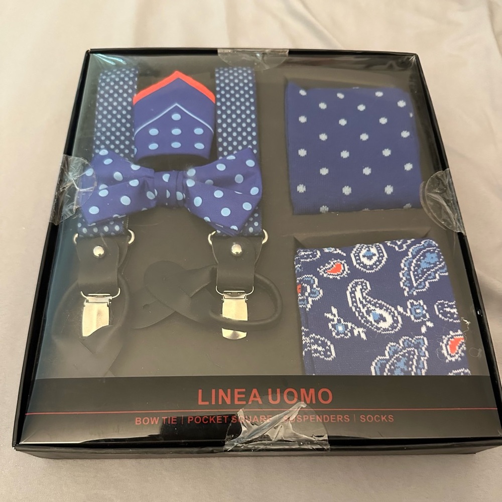 New Men’s Suspenders and Bow Tie Set.